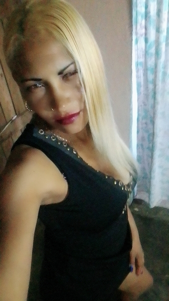 Mujer Soltera de  Otra Ciudad- Extranjero, Yeni Cuza Borges