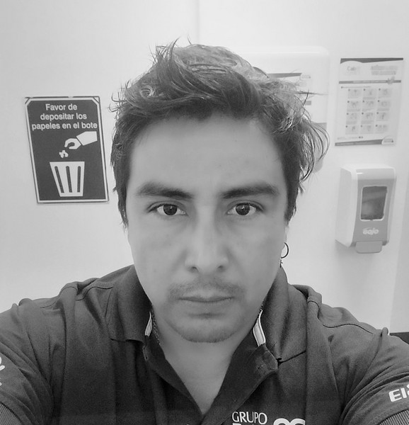Hombre Divorciado de  Guadalajara, Robert1977