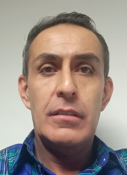 Hombre Soltero de  Guadalajara, someone