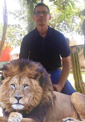 Hombre Divorciado de  Tlajomulco, Crey