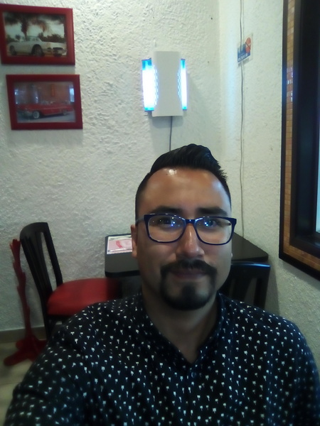 Hombre Soltero de  Otra Ciudad - Mxico, Monark